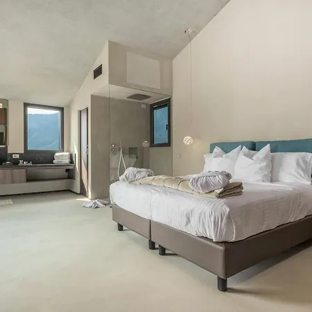 Sleeps 12 With Pool Air Con And Wifi Villa
