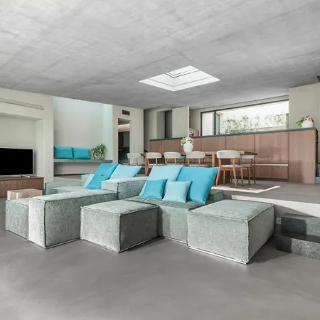 Sleeps 12 With Pool Air Con And Wifi * Sala Comacina
