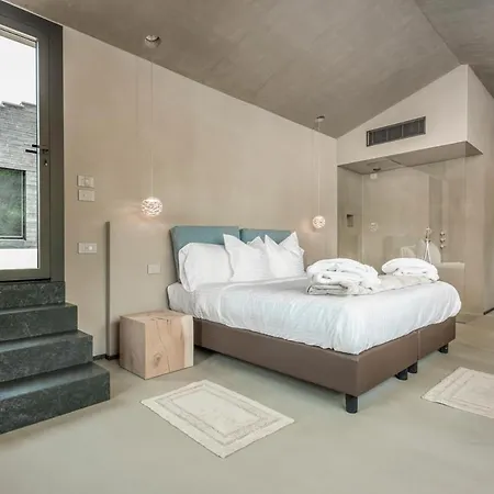 Villa Sleeps 12 With Pool Air Con And Wifi