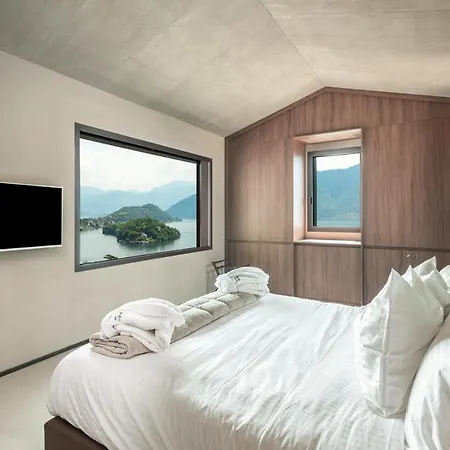 Sleeps 12 With Pool Air Con And Wifi Sala Comacina